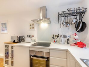High chair - Town Square Apartment - UK45611 (Alnwick)