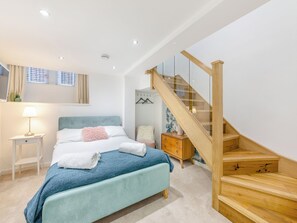 1 bedroom, free WiFi, bed sheets - Town Square Apartment - UK45611 (Alnwick)