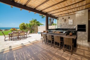 Villa | Outdoor dining