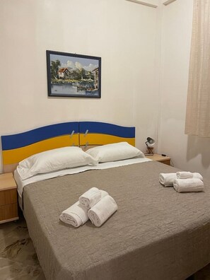 3 bedrooms, bed sheets