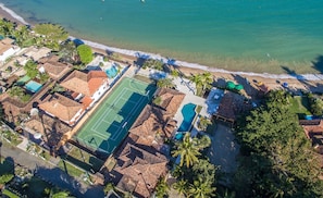 Aerial view - Cinematográfica Mansão Pé na Areia (Búzios)