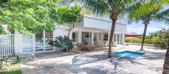 Harmoniosa Mansão com 7 Suítes Ferradura