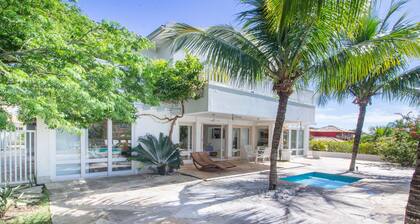 Harmoniosa Mansão com 7 Suítes Ferradura