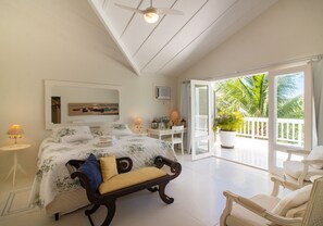 Villa | Wohnbereich | Fernseher