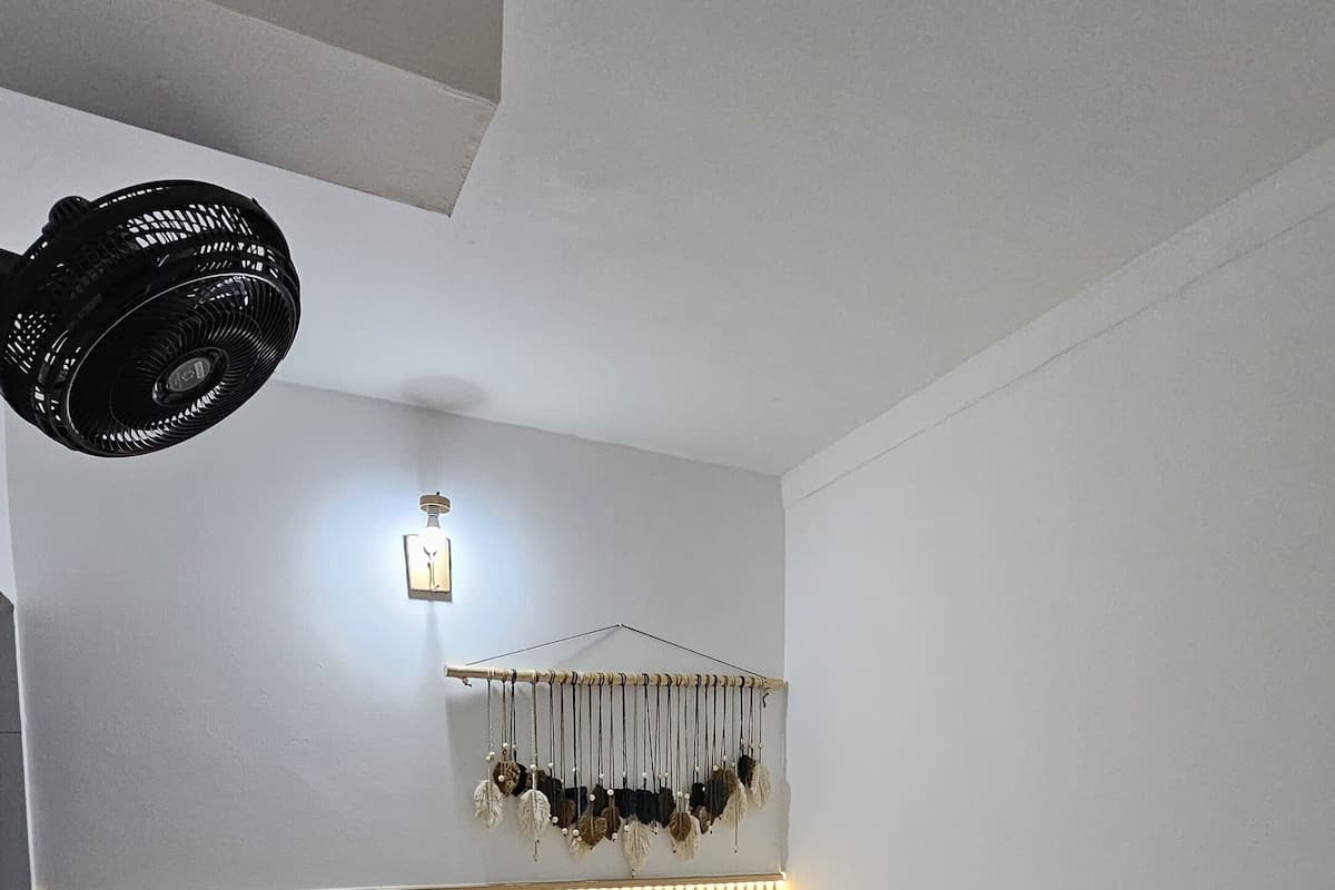 Habitación individual básica, 1 cama individual | Ropa de cama de alta calidad, wifi gratis y ropa de cama