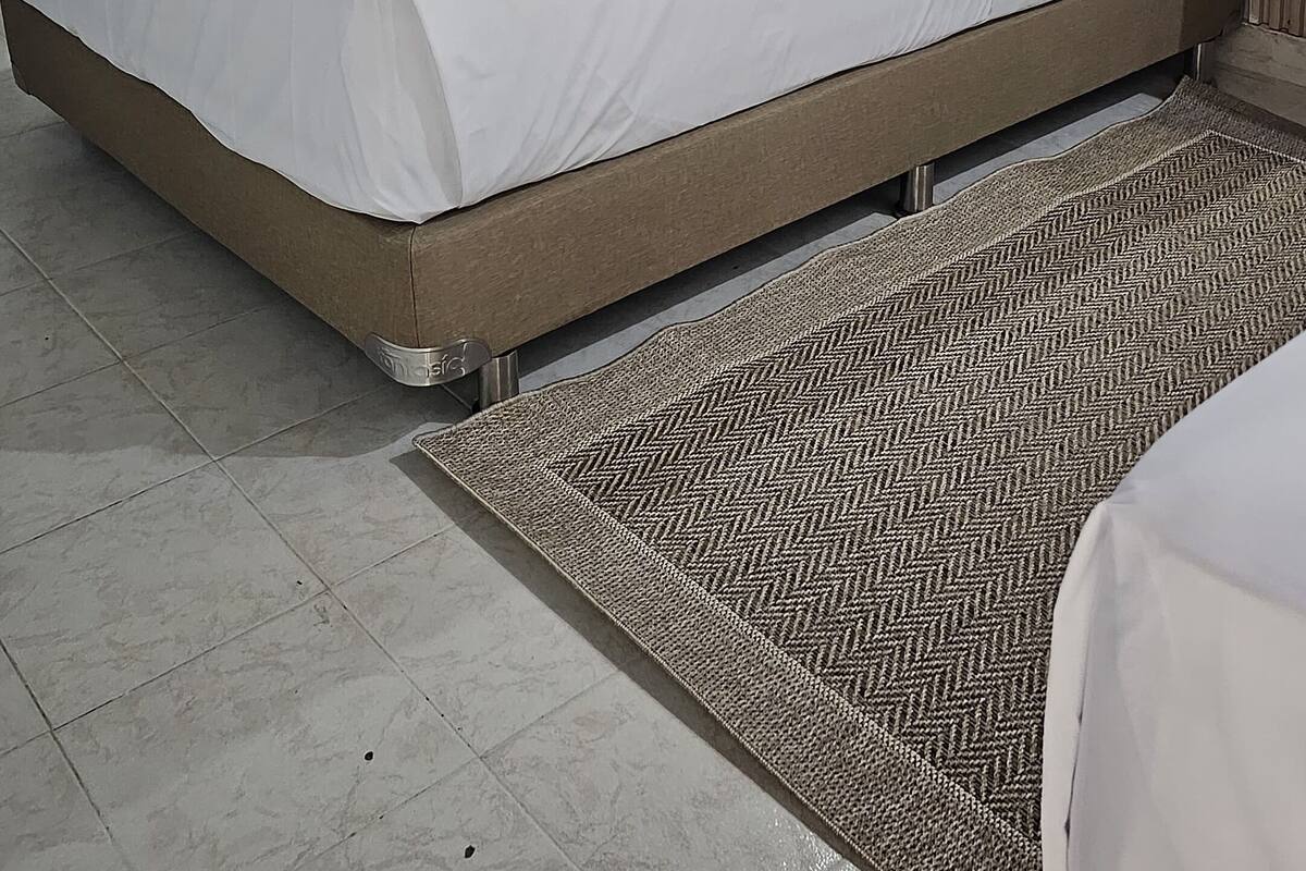 Comfort Double Room | Premium bedding, WiFi (free), bed sheets