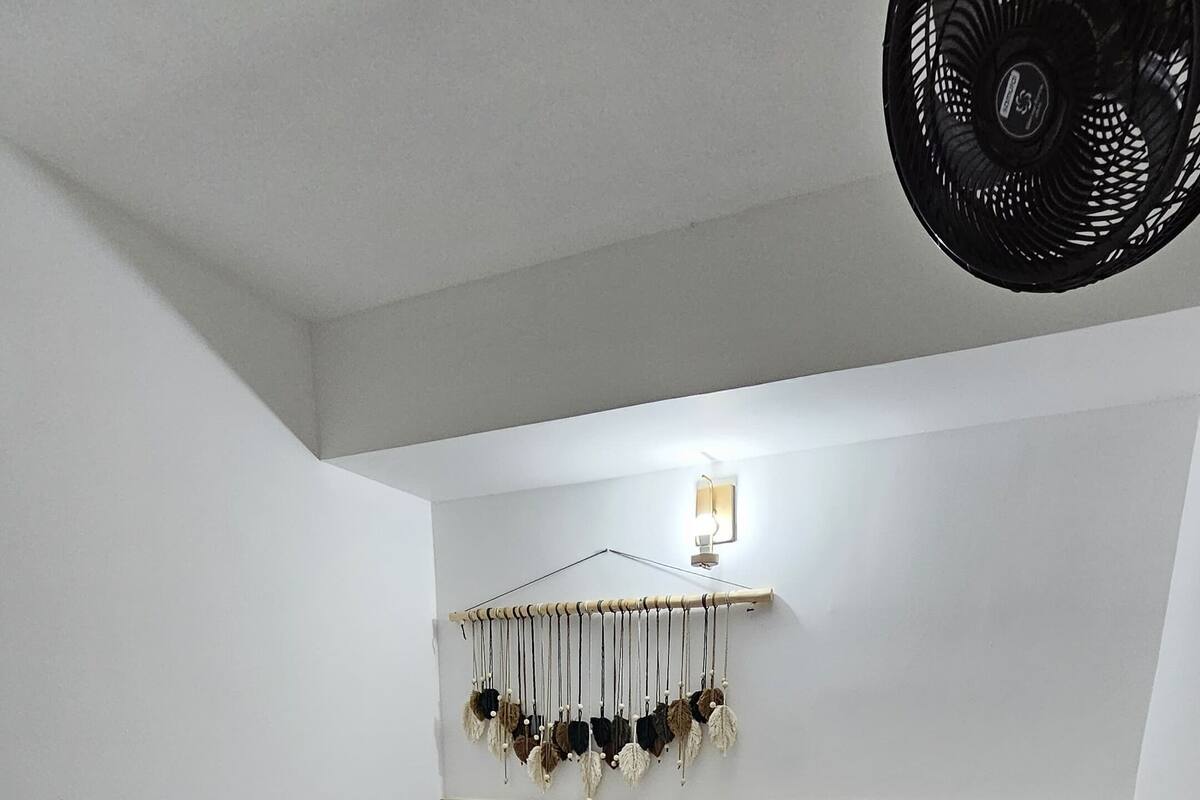 Basic Single Room | Premium bedding, WiFi (free), bed sheets