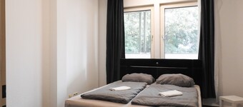 Apartment 9 Person Blumenthal