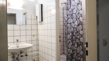 Handtücher, Seife, Toilettenpapier