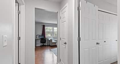 Tranquil 2BR Apt Mpls - 8075 Apt 3