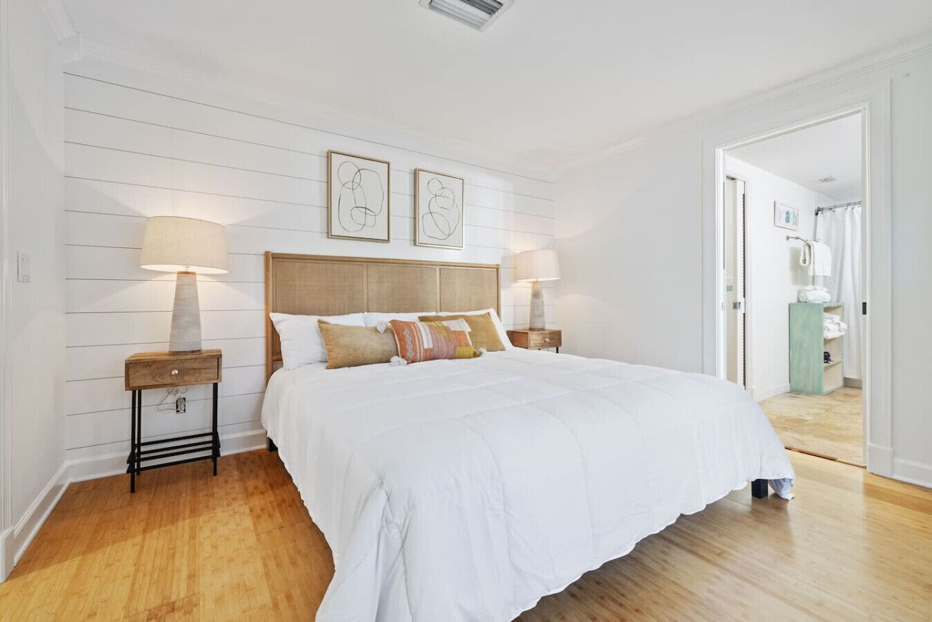 3 bedrooms, desk, iron/ironing board, WiFi
