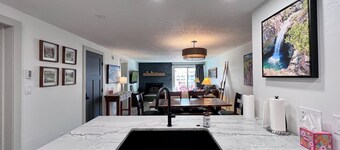 Mt. Crested Butte first-floor condo - Pool & Hot Tub - Walk or bus to ski base