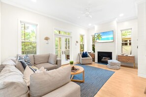 Televisión, futbolito, mesa de ping pong