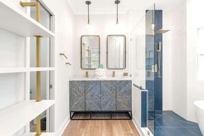Shower, hair dryer, shampoo - Casamigos by Stay on 30a (Seagrove Beach)
