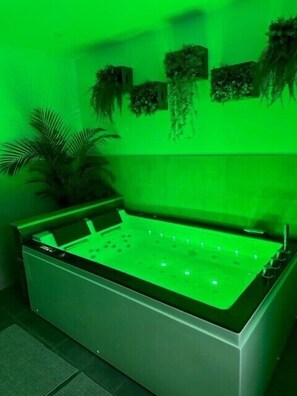 Pool - Love Room Cocooning Spa (Épinal)