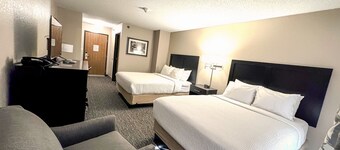 Country Trails Inn & Suites 