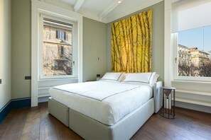 2 Schlafzimmer, Schreibtisch, Bügeleisen/Bügelbrett, Reisekinderbett