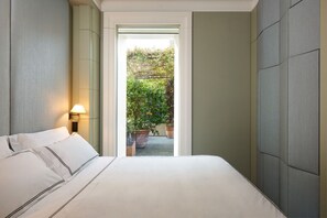 1 Schlafzimmer, Schreibtisch, Bügeleisen/Bügelbrett, Reisekinderbett