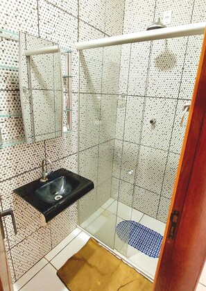 Family House | Bathroom