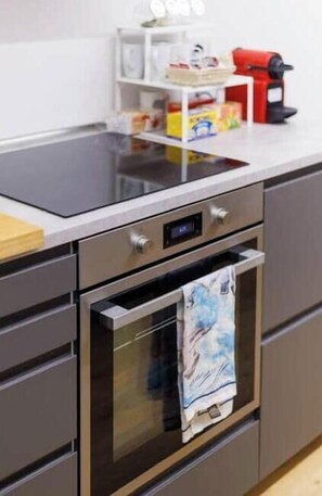 雪櫃、焗爐、爐具、洗碗機