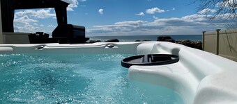 Casa Azul - Cozy Lakefront Cottage near Point Pelee