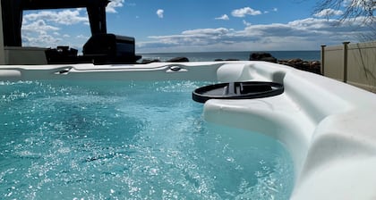 Casa Azul - Cozy Lakefront Cottage near Point Pelee