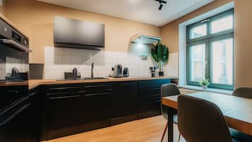 *Big Living* 2-Room Apartment with Kitchen | 私人廚房 | 電冰箱、微波爐、烤箱、爐台