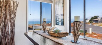 Quick walk to the Beach
3 Bedrooms 1.5 Bath
Sleeps 6