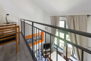 Interior - GuestHost - The Loft Quaranta is located in the Vigentino district of the city of Milan and boasts a spacious terrace equipped with outdoor furniture, barbecue and plants which guarantee considerable added value, especially on pleasant spring and summer  (Milano)