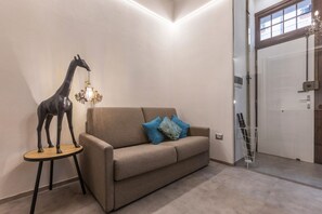 Flat-screen TV - GuestHost - Ferrara Jungle Apartment (Ferrara)
