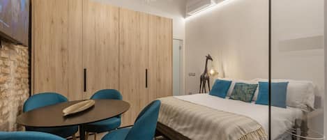 1 bedroom, iron/ironing board, WiFi