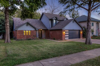 Lake Front in Rowlett 3 Bedroom 2.5 Bath