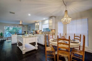 Fridge, microwave, oven, stovetop - Lakeside Elegance Chic 3BR 2.5B (Rowlett)