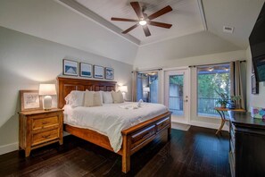 Desk, iron/ironing board, travel cot, free WiFi