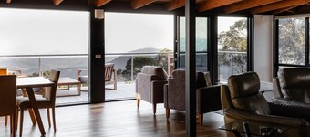 Mingary Mt Victoria - Blue Mountains
With amazing views of the Kanimbla Valley