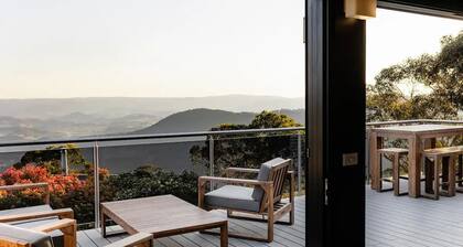 Mingary Mt Victoria - Blue Mountains
With amazing views of the Kanimbla Valley