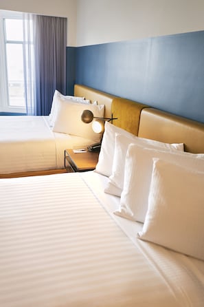 1 bedroom, Egyptian cotton sheets, premium bedding, down comforters