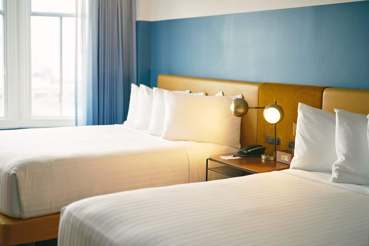 1 bedroom, Egyptian cotton sheets, premium bedding, down duvets