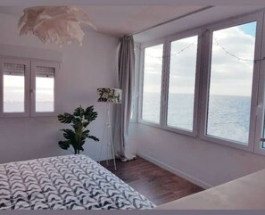 1 makuuhuone, vauvan matkasänky, internet, vuodevaatteet