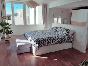 1 Schlafzimmer, Reisekinderbett, Internetzugang, Bettwäsche