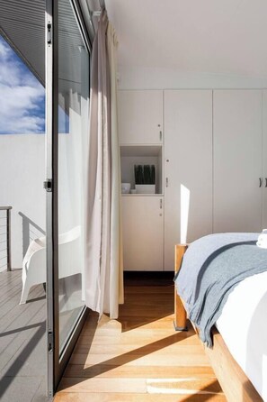 2 室のベッドルーム、アイロン / アイロン台、WiFi、ベッドシーツ