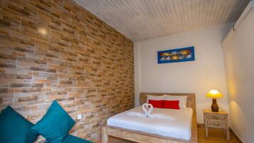 2 bedrooms, WiFi, bed sheets