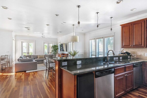 House (6 Bedrooms) | Interior - Golden Horizon by Avantstay Walk 2 Beach Pets Ok (Miramar Beach)