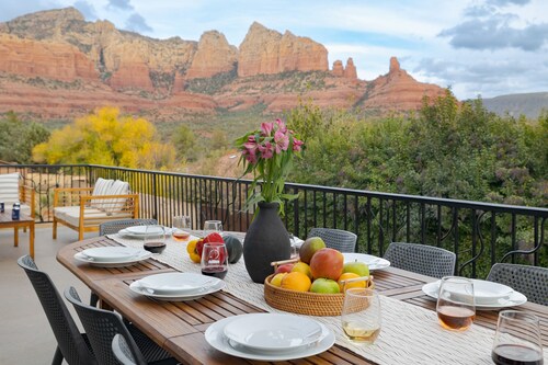 Sedona Sunrise by Avantstay Majestic Red Rocks Views~walk to Jordan Trailhead~peloton Bike~hot Tub~wifi