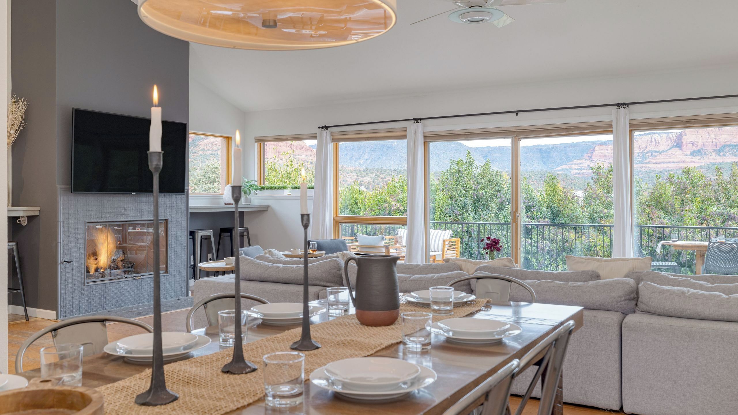 House (5 Bedrooms) | Interior