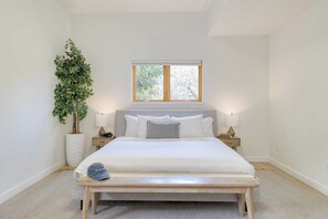 ハウス (5 Bedrooms) | 5 室のベッドルーム、アイロン / アイロン台、ベッドシーツ