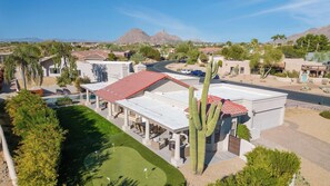 Interior - Sonoran Sunshine by Avantstay Pool, Putting Green, Bbq, Ping Pong, Pool Table! Entertainers Wonderland! (Scottsdale)