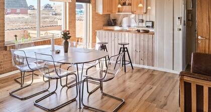 Awesome home in Harboøre with WiFi