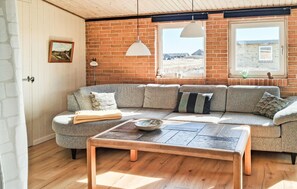 Fernseher, Kamin, DVD-Player