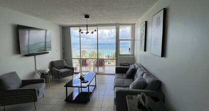 Beach Front 2 bed, 2 bath condo in Isla Verde with free parking-Marbella East.